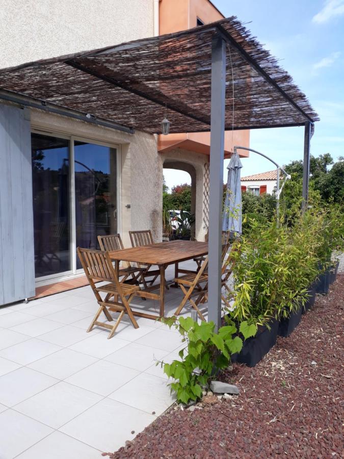 Domaine De La Clotte Bed & Breakfast Roquefort-des-Corbières Exterior photo